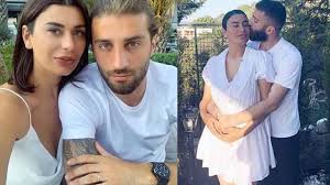 7 eylül 2015 tarihinde futbolcu alpaslan öztürk ile eskişehir'de düzenlenen sade bir törenle evlendi. Ebru Sanci Ile Alpaslan Ozturk Ten Ask Pozu Yasam Www Abdpost Com Amerika Dan Haberler