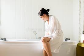 Asian style tubs are known to utilize less water which results in a lesser foot print. 1 016 Asian Woman Bathtub Photos Free Royalty Free Stock Photos From Dreamstime