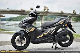 Kunjungi dealer yamaha di kota anda untuk mengetahui harga, kredit dan promosi lainnya. Tested Yamaha Nvx Hoot Of A Scoot Bikesrepublic