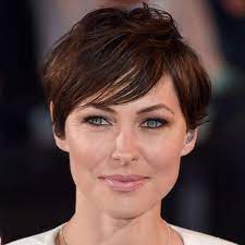 Thinking Of Going Shorter Here Are 60 Short Hairstyles To Inspire You Hair Styles Face Shape Hairstyles Oval Face Hairstyles