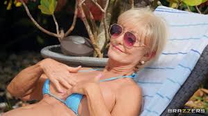 Slutty blonde GILF Seka Black craves for a fresh huge black shaft -  Pichunter