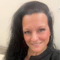 Kimberly Lear's Instagram, Twitter & Facebook