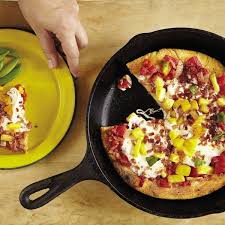 Pizza 6 Pan Fried Hawaiian Pizza Recipe Hawaiian Pizza Recipe Pizza Recipes Hawaiian Pizza