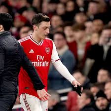 Kulüp, türk asıllı alman futbolcuyu 3.5 yıllığına renklerine bağladı. Mesut Ozil On Edge Of Transfer To Fenerbahce Amid Arsenal Nightmare Articles Next Door
