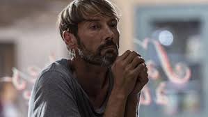 Plus belle la vie: Jacob fait chanter César dans la série !