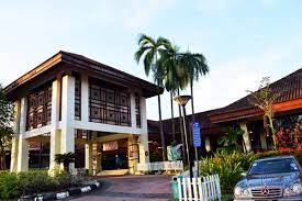 Halal certified by jakim, bgr restaurant @ bangi golf resort (bgr) is one of the very few golf resorts in malaysia to receive this accreditation. Buffet Ramadhan Sedap Di Bangi Golf Resort 2016 Blogger Model Vlogger