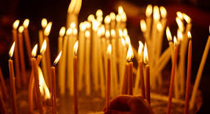 Винесення благодатного вогню з гробу господнього (кувуклії) символізує воскресіння ісуса христа, його прихід у земний світ на час. Translyaciya Shodzhennya Blagodatnogo Vognyu 2019 Onlajn Fakti Ictv