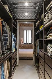 Loft Industriel A Barcelone Par Ffwd Loft Industriel Dressing Fait Maison Chambre Parentale Loft