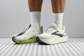 Cut in half: Brooks Glycerin Max Review (2024) | RunRepeat
