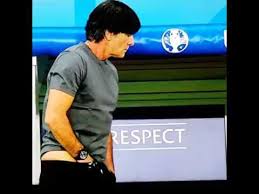 Но после поражения англичанам (2:0), йоахим покинул сборную германии. Joachim Low Joahim Lev Coub The Biggest Video Meme Platform