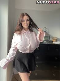 Brooke Mills  brookexmills  itsbrooke.mills  itsbrookemills Nude Leaks  OnlyFans Photo 6 - NudoStar