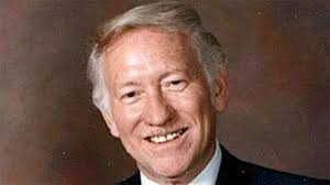 Walter Clive Moore, 92, Arnold