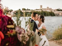 Gracias por visitar mi espacio web, dedicado a mis reportajes de boda en valladolid y resto de españa, y desear conocer un poquito más de mi. Happy Time Fotografos De Boda Valladolid Invitaciones De Boda De Madera