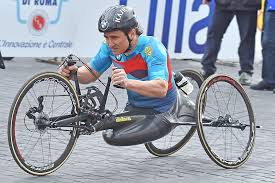Alex zanardi hat seine beine verloren, nicht aber sein kämpferherz. Zanardi Bei Handbike Unfall Schwer Verletzt Sport Orf At
