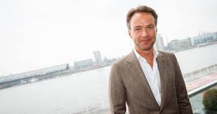 Volg het nieuws terwijl het gebeurt. Rtl Nieuwslezer Antoin Peeters Doet Mee Aan The Passion En Hij Kent Zijn Tekst Al Perfect The Passion Dordrecht Ad Nl