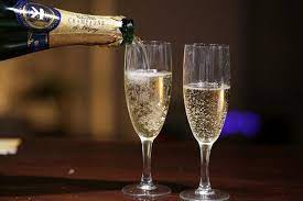 Fact Or Fiction: Does A Spoon In The Bottle Keep Champagne Bubbly? -  Scientific American