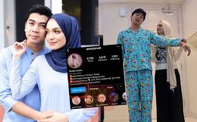 Pasangan pelakon, amyra rosli, 28, dan amar bahrin, 34, bakal menimang cahaya mata perempuan yang dijangka lahir pada bulan februari 2020. Amar Baharin Unfollow Isteri Di Instagram Ini Reaksi Amyra Rosli Gempak