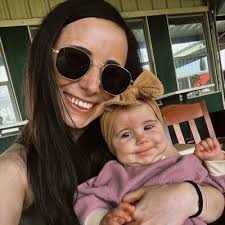 Courtney Drott's Instagram, Twitter & Facebook