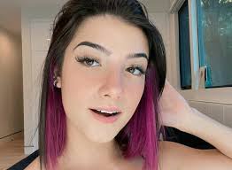 Since the time she was a child, she was enthusiastic and intrigued by dance, hockey, and acting. Sunddenly Love Finalizada Pretty Hair Color Hair Inspiration Color Hair Color Streaks