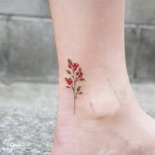 This new york city skyline fits perfectly on the inside of the foot and looks very elegant. 120 Tiny Foot Tattoo Ideas Showing Sometimes Less Is More Bored Panda