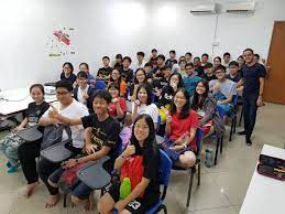 The class size here is deliberately kept small to ensure quality learning, and to help students have the best environment to learn and excel in. Prodidik Jaya Tuition Center Puchong Head Heel