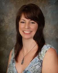 Elisa Dickson's Instagram, Twitter & Facebook