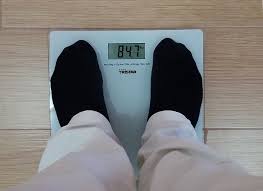 Orang tua yang memiliki berat badan berlebih atau gemuk cenderung akan menurunkan sifat ini alkohol adalah salah satu zat adiktif yang bisa menyebabkan kenaikan berat badan dan obesitas. Timbang Berat Badan Jutawan Amway