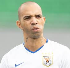 Jump to navigation jump to search. Diego Tardelli In China Strafe Wegen Nicht Festlicher Manieren Welt