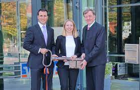 Beste treffer bewertung entfernung jetzt angebote einholen. Vr Bank In Prien Julia Kurfer Neue Chefin Samerberger Nachrichten
