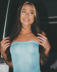 1 MILLION SUBSCRIBERS ON YOUTUBE!!!❤️‍🔥 • Words cant describe how  grateful I am. Thank you so so so much! I LOVE YOUUU🤍