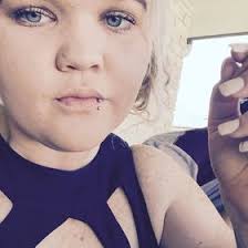 Lara Bray (laraabear)