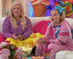 She has a height of 5 feet 9 inch and her weight 54 kg. Jojo Siwa 21 Facts About The Youtuber You Should Know Popbuzz