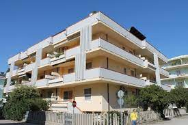 Grande tv nel soggiorno e divano letto 4 posti. Appartamento N 18 Appartamenti Affitti Estivi E Case Vacanza Alba Adriatica Appartamento Il Giglio