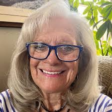 Jennifer Deutschendorf's Instagram, Twitter & Facebook