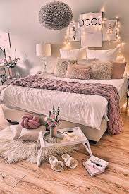 Funf Elegante Ideen Fur Ein Rustikales Schlafzimmer Die Ihrem Rustikalen Schlafzimmer Eine Besondere Note Verl White Bedroom Decor Big Bedrooms Bedroom Design