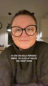 Husk at holde din krop varm i kulden. Har du tildens til at blive kold når  det blæser eller er koldt, så kan der være mulighed for at du skaber  ubalancer inde i din krop., Er du vinterbader, så hop ...