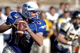 Softball merupakan perkembangan dari olahraga sejenis yaitu bisbol (baseball) atau hardball. Serupa Tapi Tak Sama Ini Bedanya Olahraga Rugby Dan American Football Bolasport Com