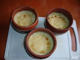 мясо по французски с помидорами и грибами пошаговый рецепт Myaso Po Francuzski V Gorshochkah Poshagovyj Recept S Foto Na Povar Ru Russkie Produkty Kulinariya Eda