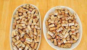 Oui, les bouchons en liège s'invitent également dans le jardin en permettant de fabriquer des étiquettes ultra mignonnes pour les herbes. Bricolage De Noel Facile 13 Idees Avec Bouchon Liege La Maison Diy