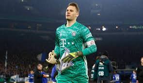 His current girlfriend or wife, his salary and his tattoos. Fc Bayern Munchen Und Manuel Neuer Bleiben Zusammen Acht Grunde Fur Neuers Treuebekenntnis