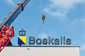 Last shot from the pile reconditioning system presentation for boskalis i made during my internship at www.sonicvoyage.nl. Studio Dumbar Design Visual Brand Identity For Boskalis The Leading Dredging And Marine Experts Signage Logo Desi Wayfinding Signage Visual Branding Wayfinding