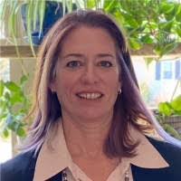 Kelly Houle's Instagram, Twitter & Facebook