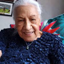 From depressed and dying to fit and happy — here's how Jenaya Smith turned  her life around.