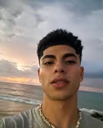 Darius Moon (@darius_moon) • Instagram photos and videos