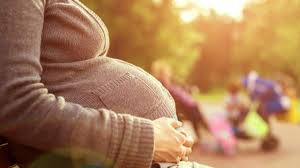 En españa anualmente hay ya más niños nacidos mediante gestación subrogada que adoptados. Gestacion Subrogada En Espana Regularla O Prohibirla