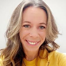 🎧 𝐍𝐎𝐖 𝐏𝐋𝐀𝐘𝐈𝐍𝐆: 🎧 𝐁𝐚𝐜𝐤 𝐭𝐨 𝐅𝐫𝐢𝐞𝐧𝐝𝐬 by Sombr Welcome  Back, Holynamians! 🦅 The second semester of A.Y. 2025-2026 is officially  here—back to school, back to 𝑓𝑟𝑖𝑒𝑛𝑑𝑠, and back to the question