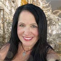 Deb Amos's Instagram, Twitter & Facebook