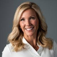 Elizabeth Whitman's Instagram, Twitter & Facebook