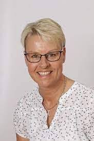 Barbara Schweers's Instagram, Twitter & Facebook