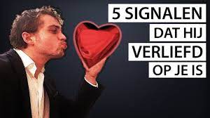 Wat je vaak ziet wanneer een man je leuk vindt, is dat hij zich geen houding weet te geven. De 4 Belangrijkste Signalen Van Een Man Wanneer Die Je Leuk Vindt